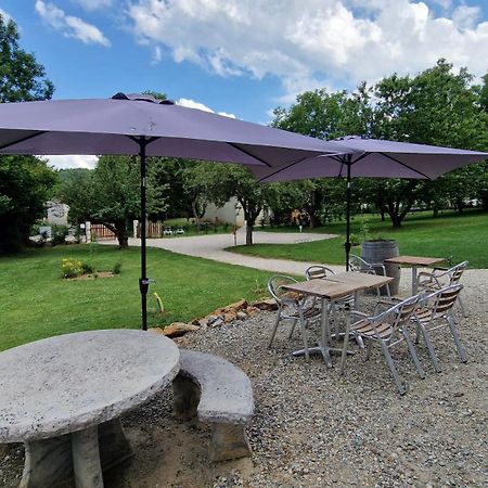 Lodge Tente Les Pommiers Glamping O Rendez-Vous En Demi-Pension Roquefeuil Exteriér fotografie